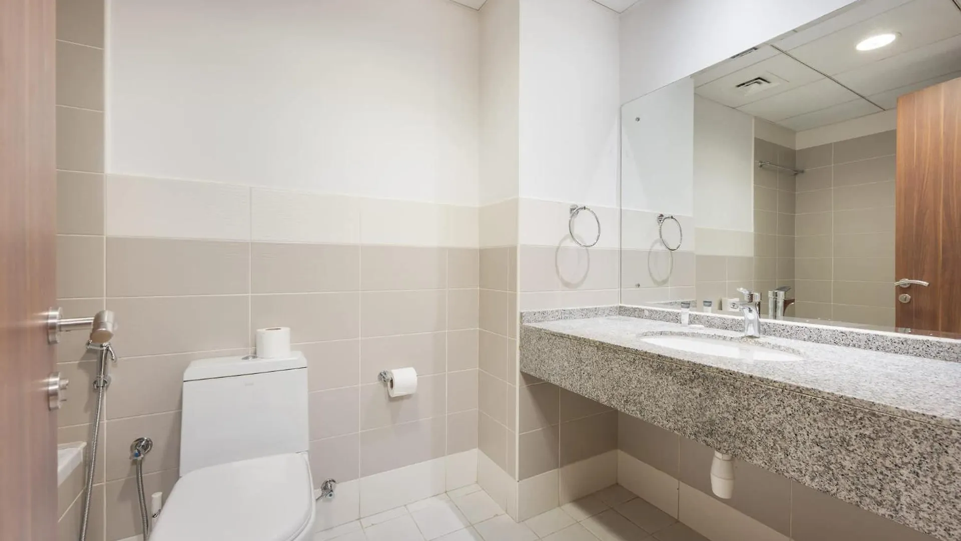 Spacious Studio At Imperial Residence In Jvt That Sleeps 4 Dubai