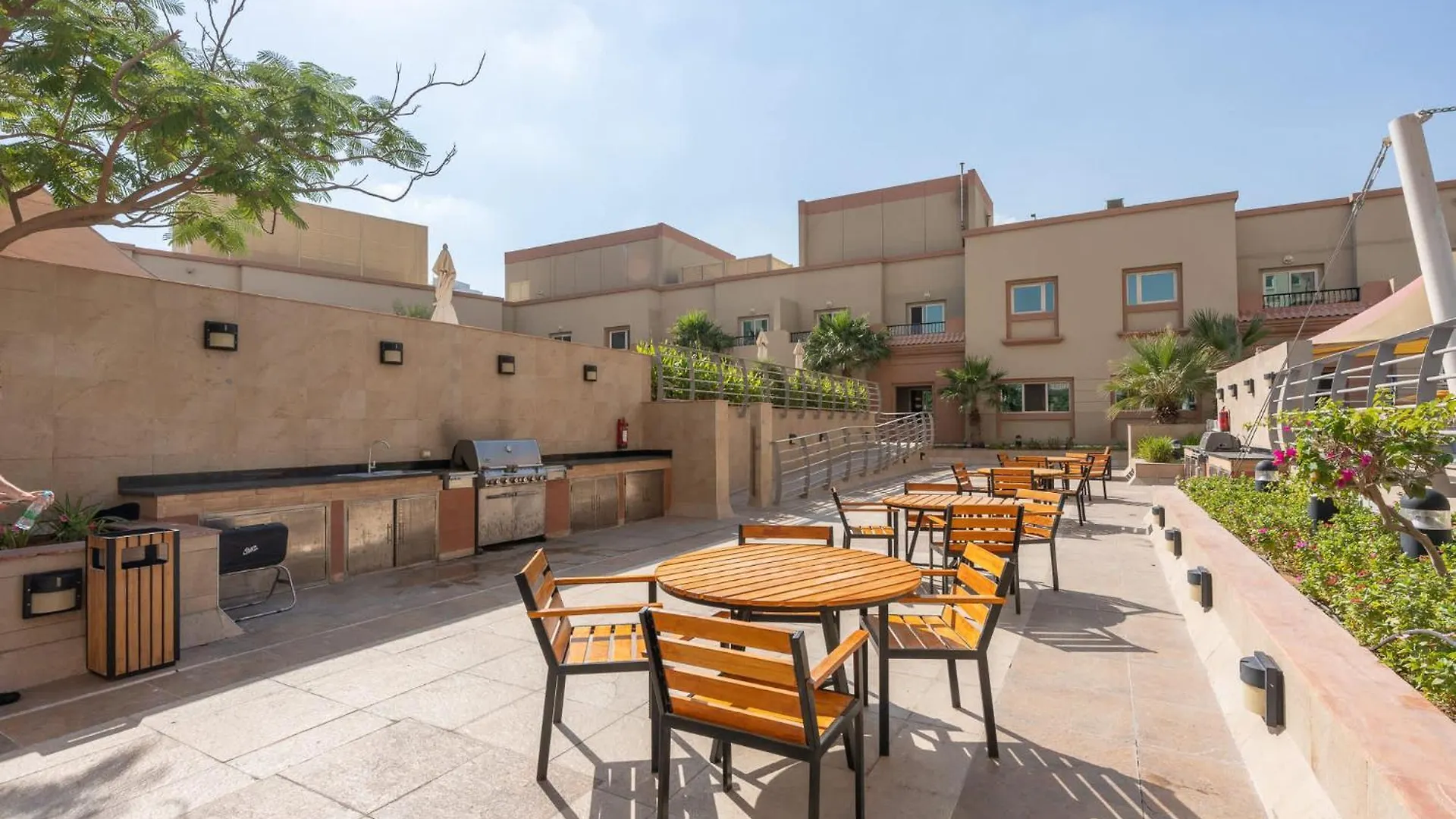 Spacious Studio At Imperial Residence In Jvt That Sleeps 4 Dubai United Arab Emirates