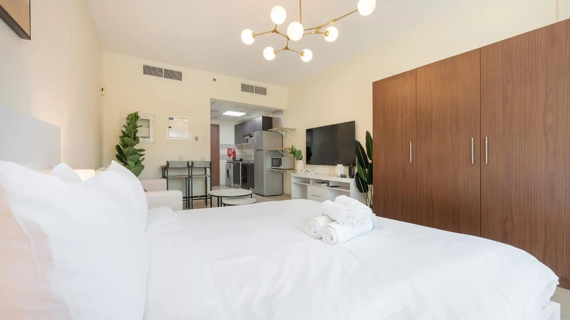 Spacious Studio At Imperial Residence In Jvt That Sleeps 4 Dubai United Arab Emirates