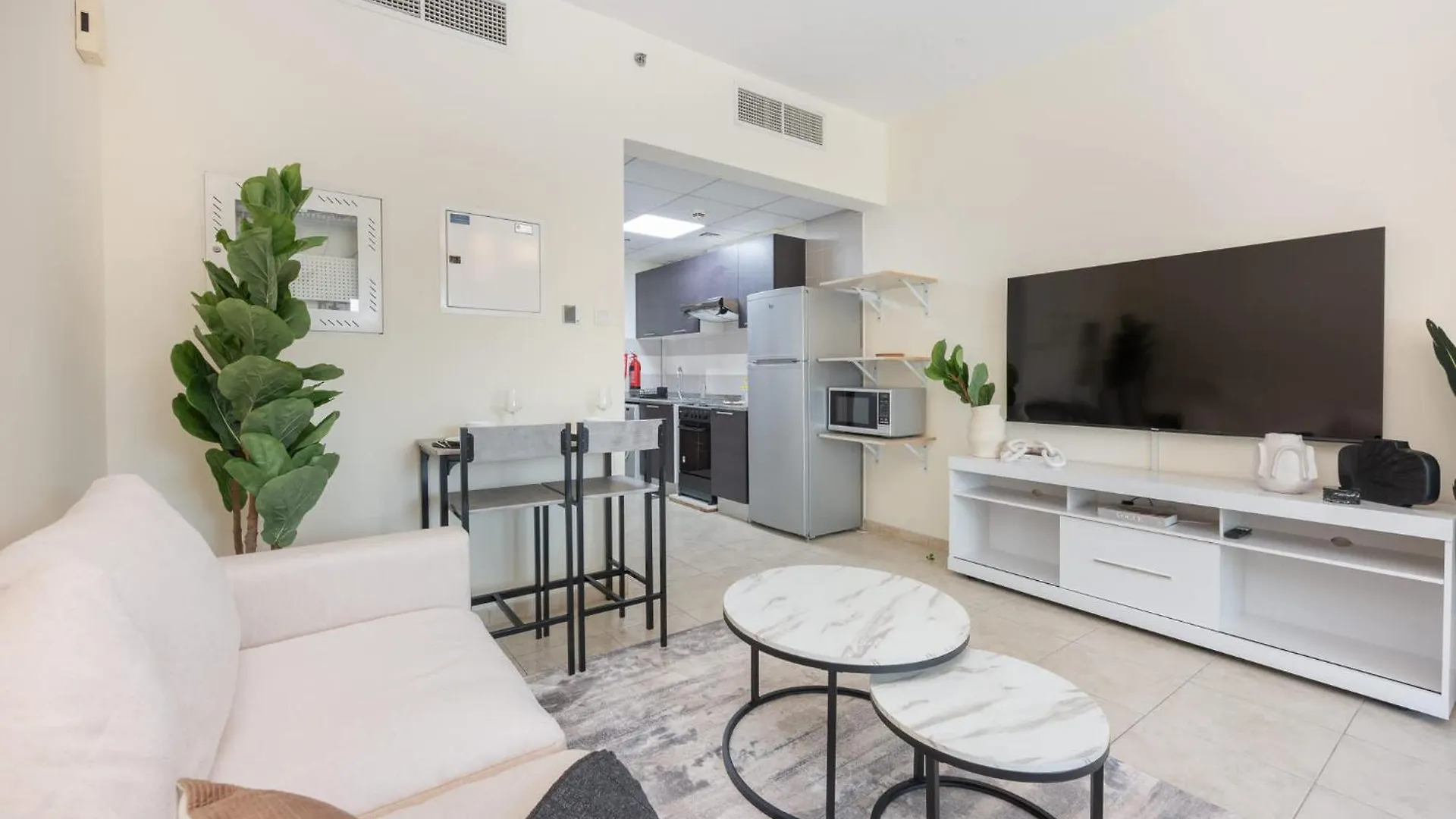 דובאי Spacious Studio At Imperial Residence In Jvt That Sleeps 4 0*,  איחוד האמירויות הערביות